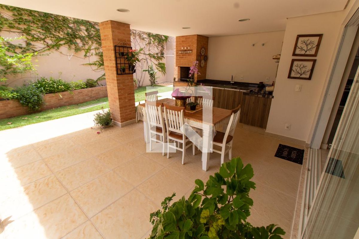 Casa à Venda - Lot. Alphaville Campinas, 3 Quartos,  414 m2 em , Campinas - sp | SoloBR