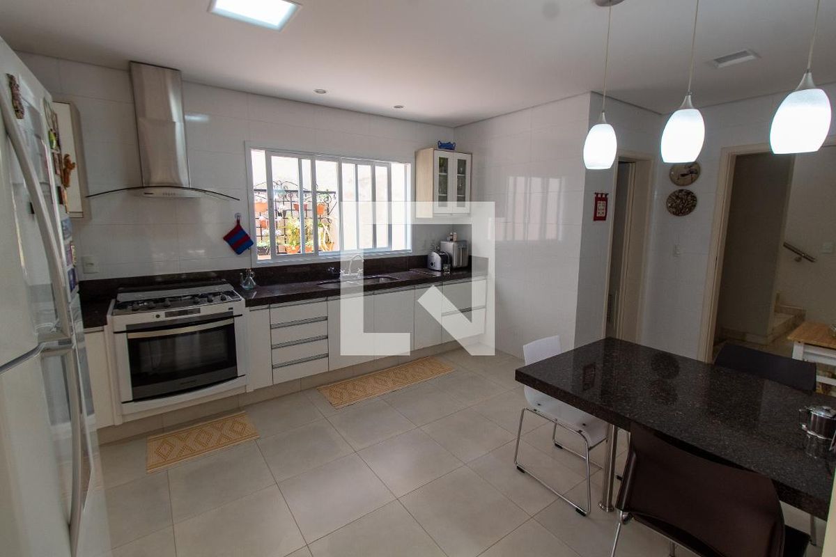 Casa à Venda - Lot. Alphaville Campinas, 3 Quartos,  414 m2 em , Campinas - sp | SoloBR