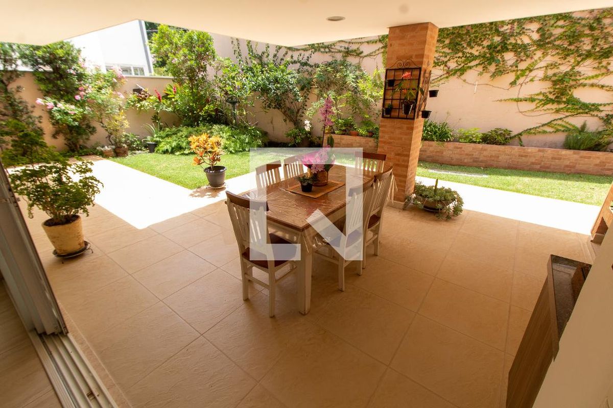 Casa à Venda - Lot. Alphaville Campinas, 3 Quartos,  414 m2 em , Campinas - sp | SoloBR