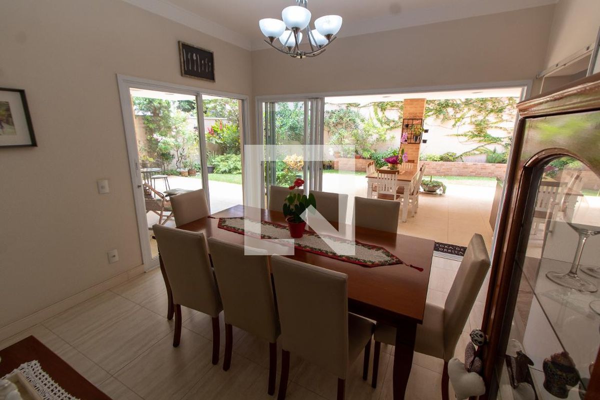 Casa à Venda - Lot. Alphaville Campinas, 3 Quartos,  414 m2 em , Campinas - sp | SoloBR