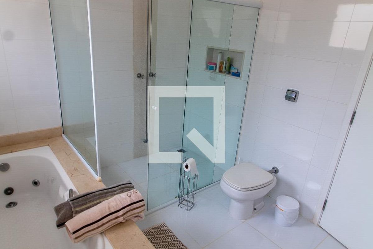 Casa à Venda - Lot. Alphaville Campinas, 3 Quartos,  414 m2 em , Campinas - sp | SoloBR