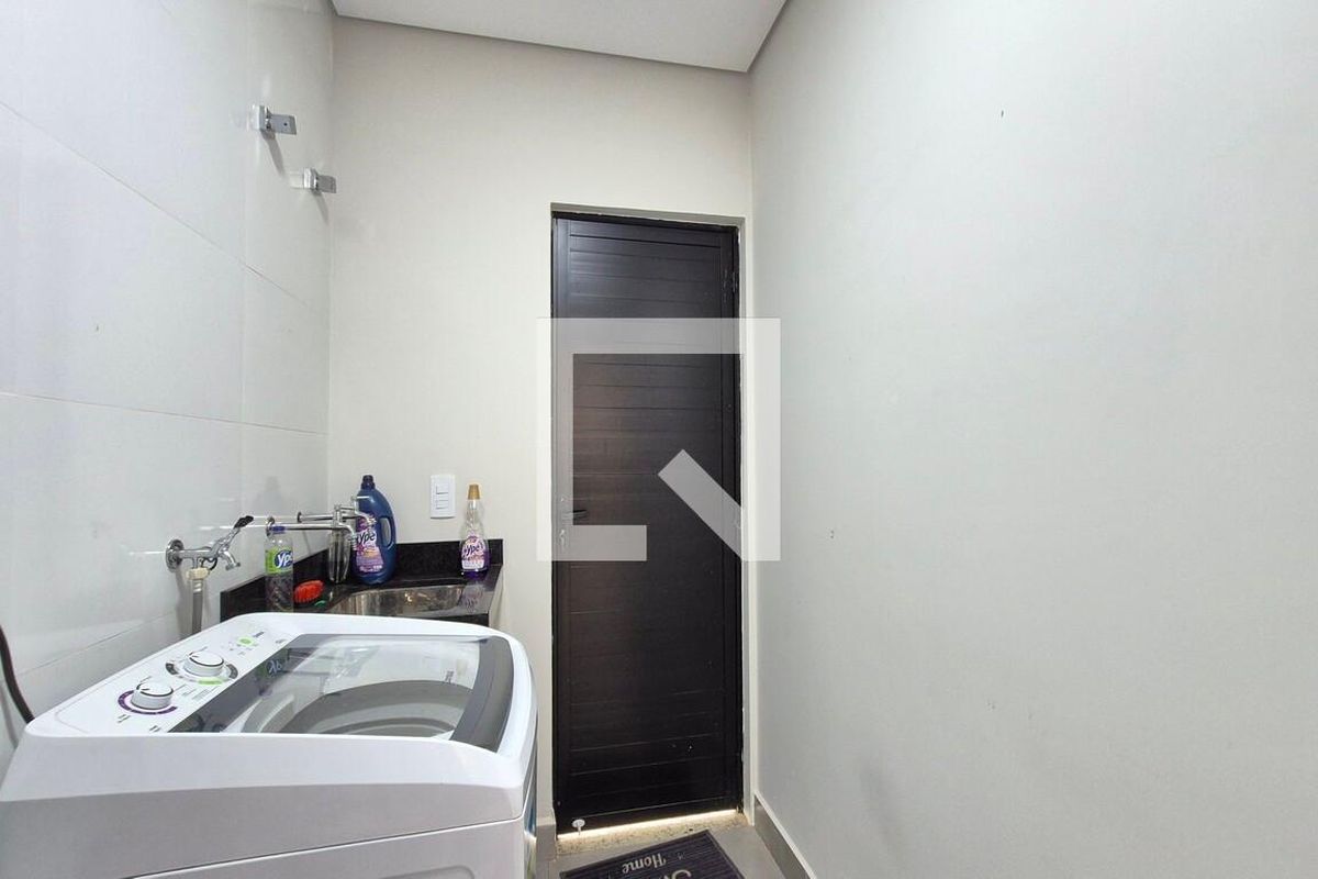 Casa à Venda - Swiss Park, 3 Quartos,  360 m2 em , Campinas - sp | SoloBR