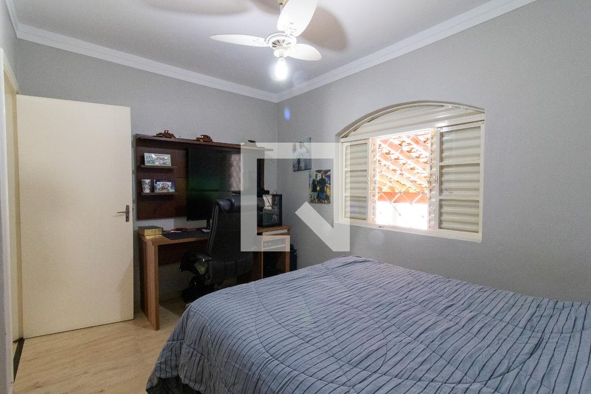 Casa à Venda - Jardim Santana, 2 Quartos,  94 m2 em , Campinas - sp | SoloBR
