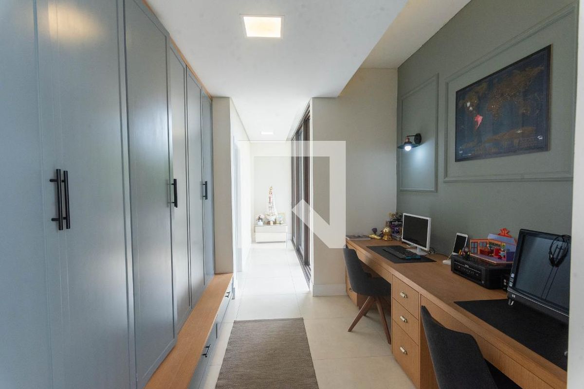 Casa à Venda - Swiss Park, 3 Quartos,  318 m2 em , Campinas - sp | SoloBR
