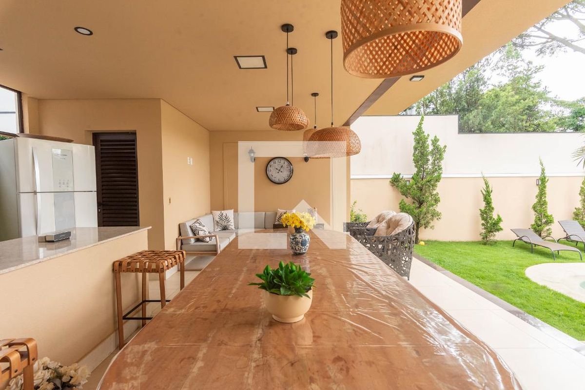 Casa à Venda - Swiss Park, 3 Quartos,  318 m2 em , Campinas - sp | SoloBR