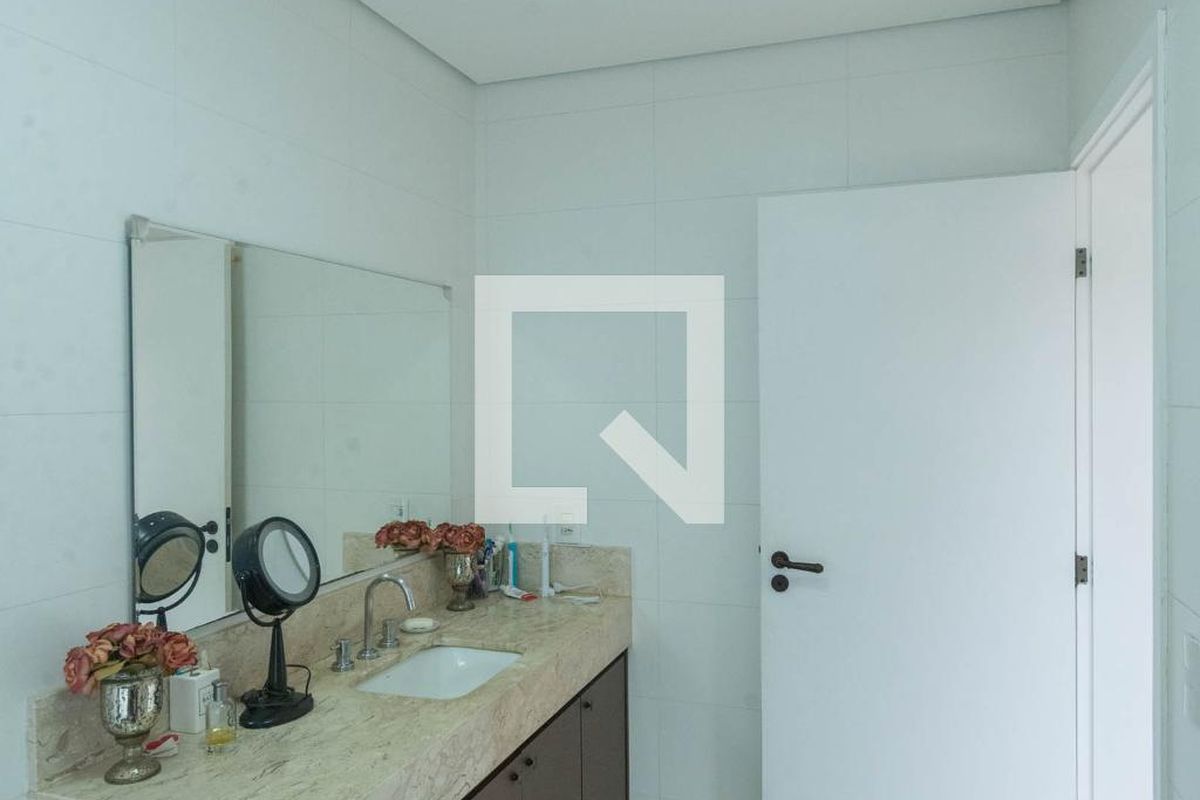 Casa à Venda - Swiss Park, 3 Quartos,  318 m2 em , Campinas - sp | SoloBR