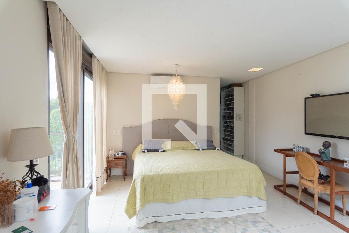 Casa à Venda - Swiss Park, 3 Quartos,  318 m2 em , Campinas - sp | SoloBR