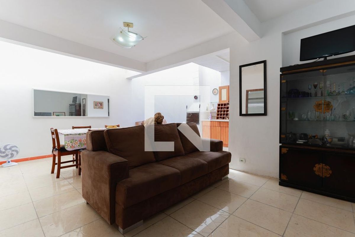 Casa, 4 quartos, 180 m² - Foto 2
