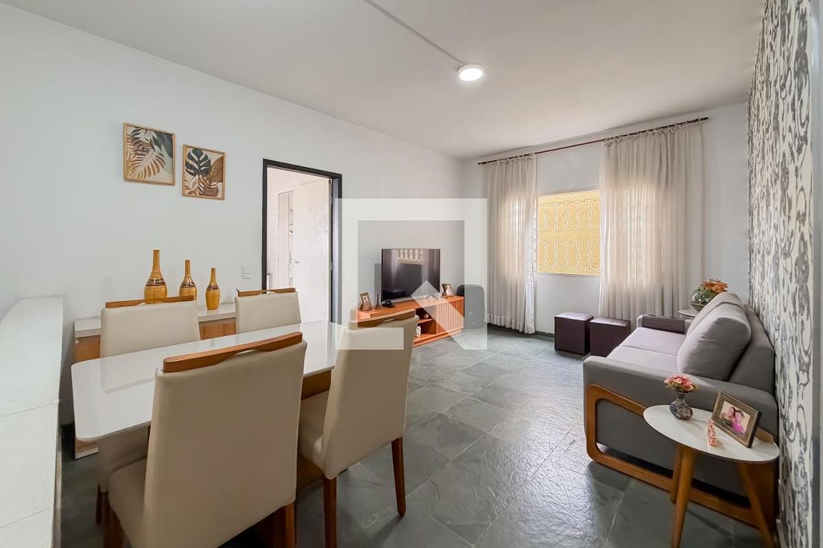 Casa, 6 quartos, 180 m² - Foto 2
