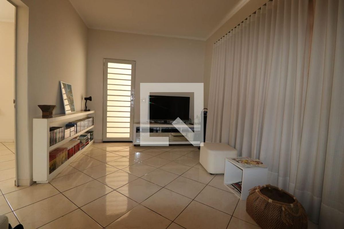 Casa à Venda - Taquaral, 3 Quartos,  180 m2 em , Campinas - sp | SoloBR