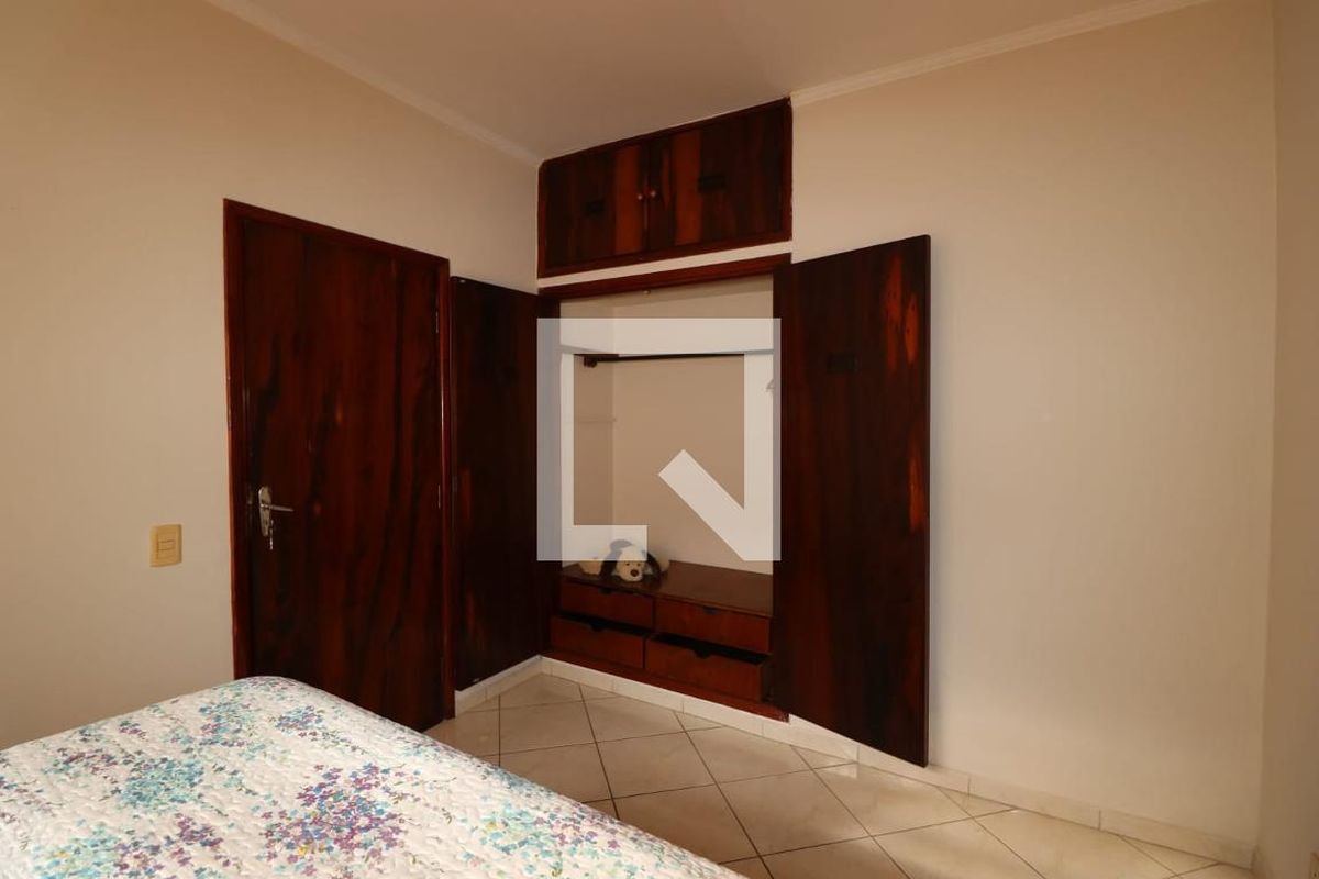 Casa à Venda - Taquaral, 3 Quartos,  180 m2 em , Campinas - sp | SoloBR