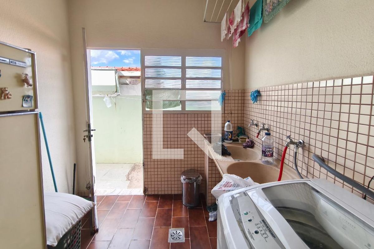 Casa à Venda - Parque Prado, 3 Quartos,  251 m2 em , Campinas - sp | SoloBR