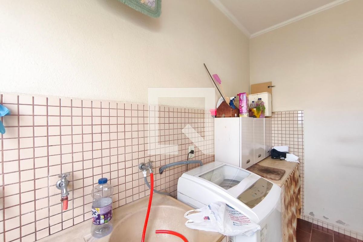 Casa à Venda - Parque Prado, 3 Quartos,  251 m2 em , Campinas - sp | SoloBR