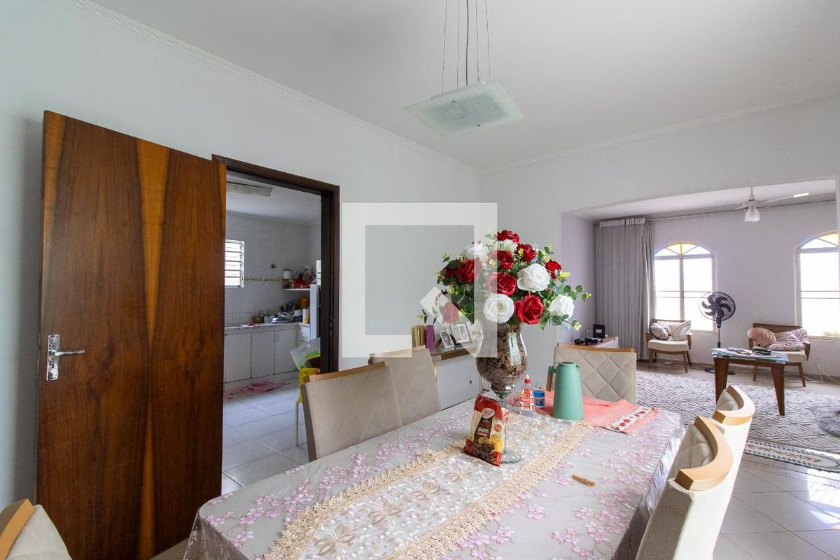 Casa à Venda - Jardim Santana, 3 Quartos,  161 m2 em , Campinas - sp | SoloBR