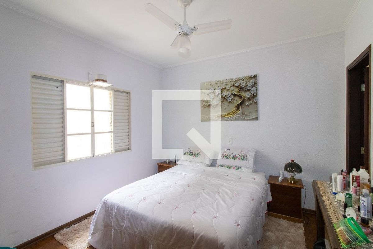 Casa à Venda - Jardim Santana, 3 Quartos,  161 m2 em , Campinas - sp | SoloBR