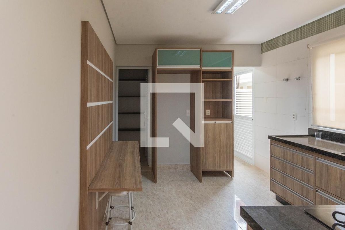 Casa à Venda - Swiss Park, 4 Quartos,  277 m2 em , Campinas - sp | SoloBR