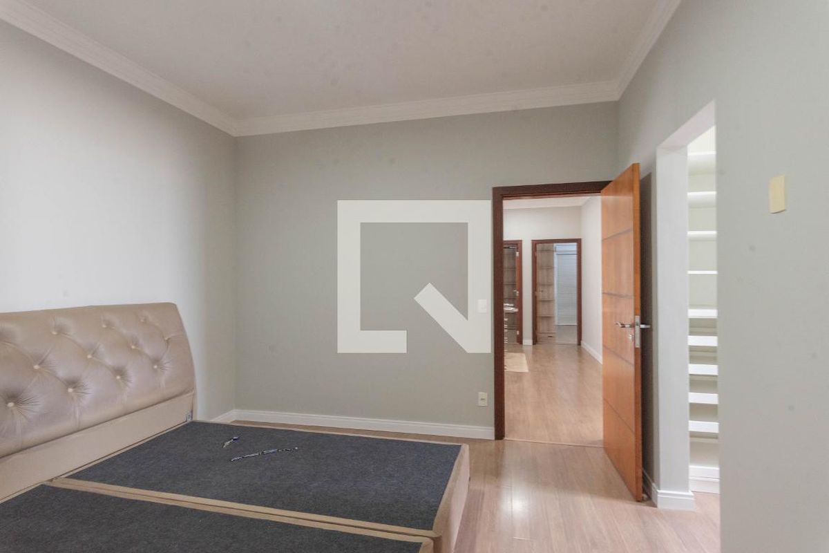 Casa à Venda - Swiss Park, 4 Quartos,  277 m2 em , Campinas - sp | SoloBR