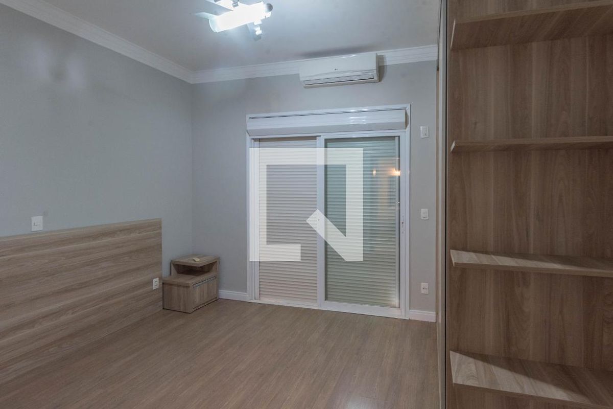 Casa à Venda - Swiss Park, 4 Quartos,  277 m2 em , Campinas - sp | SoloBR