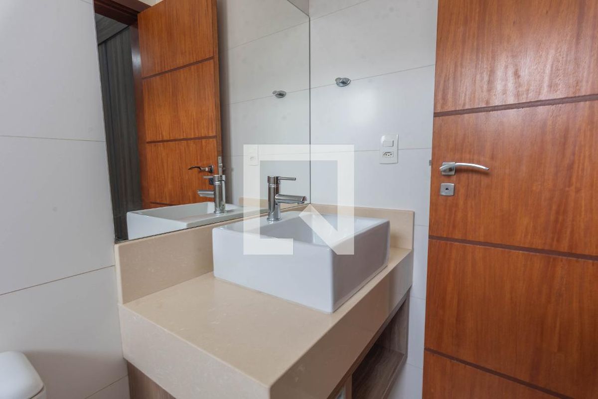 Casa à Venda - Swiss Park, 4 Quartos,  277 m2 em , Campinas - sp | SoloBR