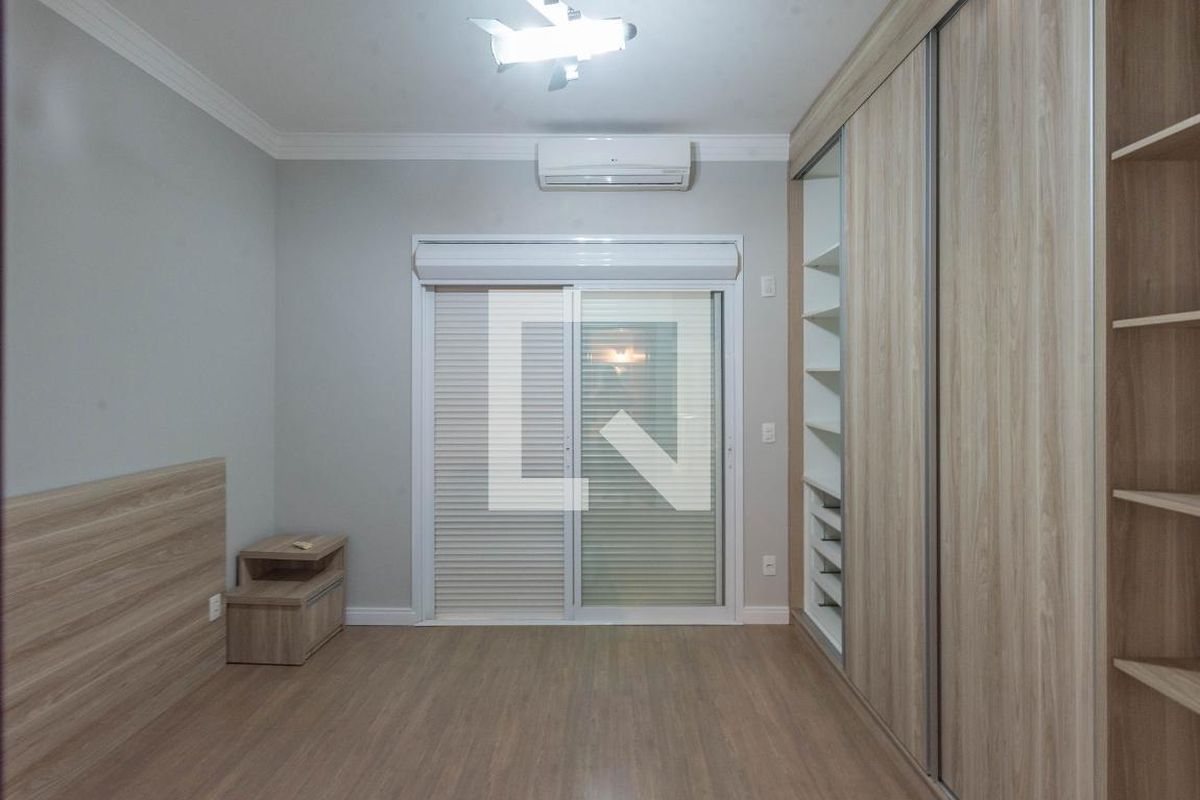 Casa à Venda - Swiss Park, 4 Quartos,  277 m2 em , Campinas - sp | SoloBR