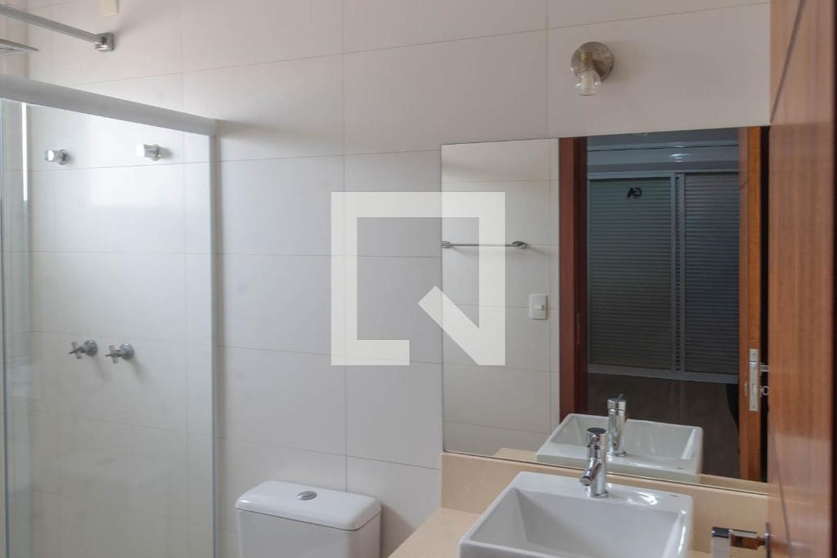 Casa à Venda - Swiss Park, 4 Quartos,  277 m2 em , Campinas - sp | SoloBR
