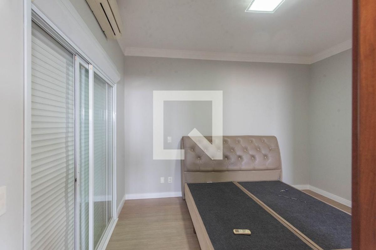 Casa à Venda - Swiss Park, 4 Quartos,  277 m2 em , Campinas - sp | SoloBR