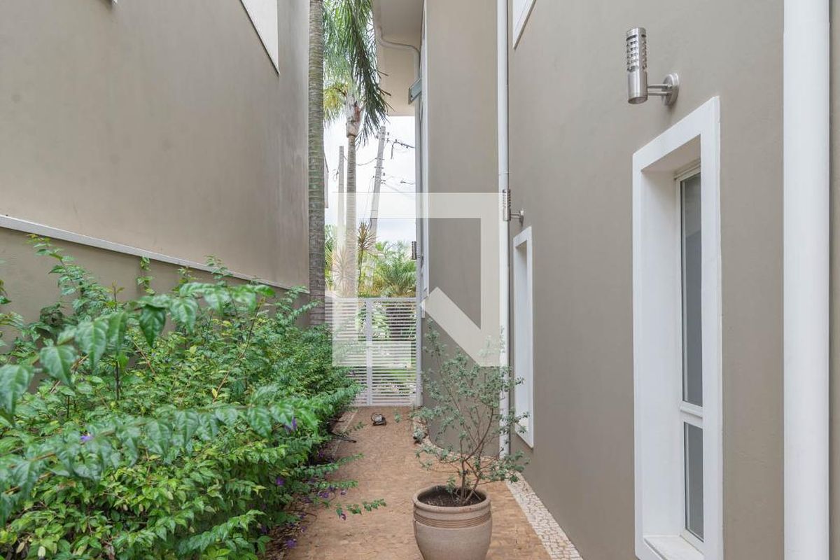 Casa à Venda - Swiss Park, 4 Quartos,  277 m2 em , Campinas - sp | SoloBR