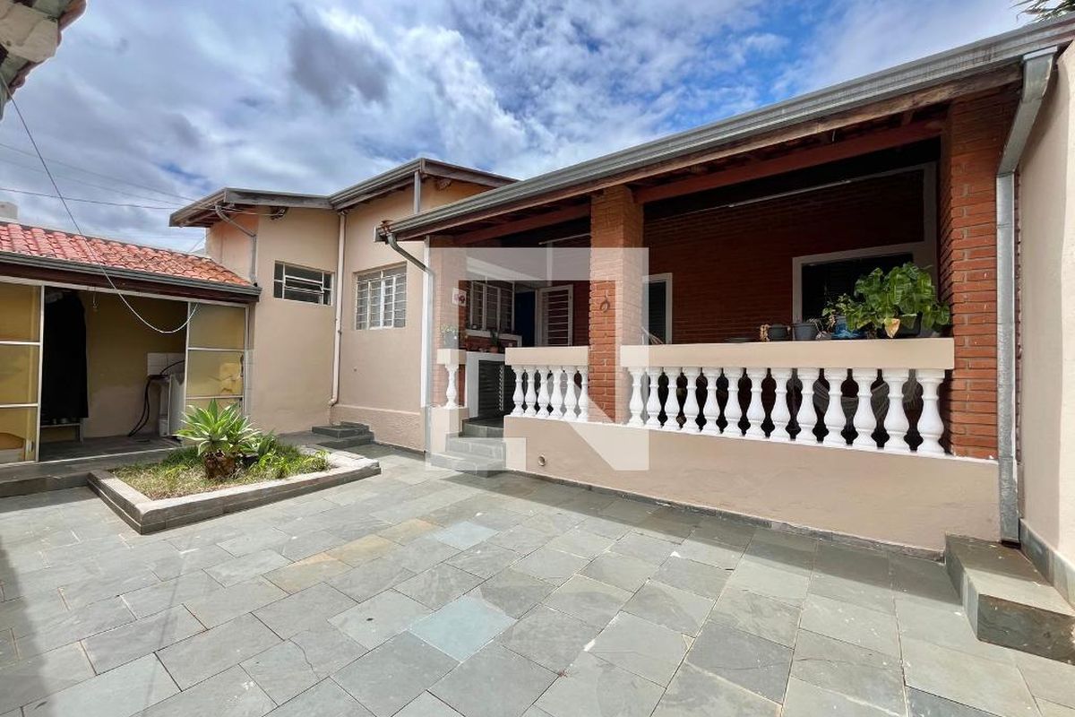 Casa à Venda - Taquaral, 3 Quartos,  301 m2 em , Campinas - sp | SoloBR