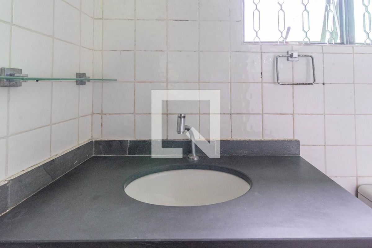 Casa à Venda - Jardim do Lago, 3 Quartos,  300 m2 em , Campinas - sp | SoloBR