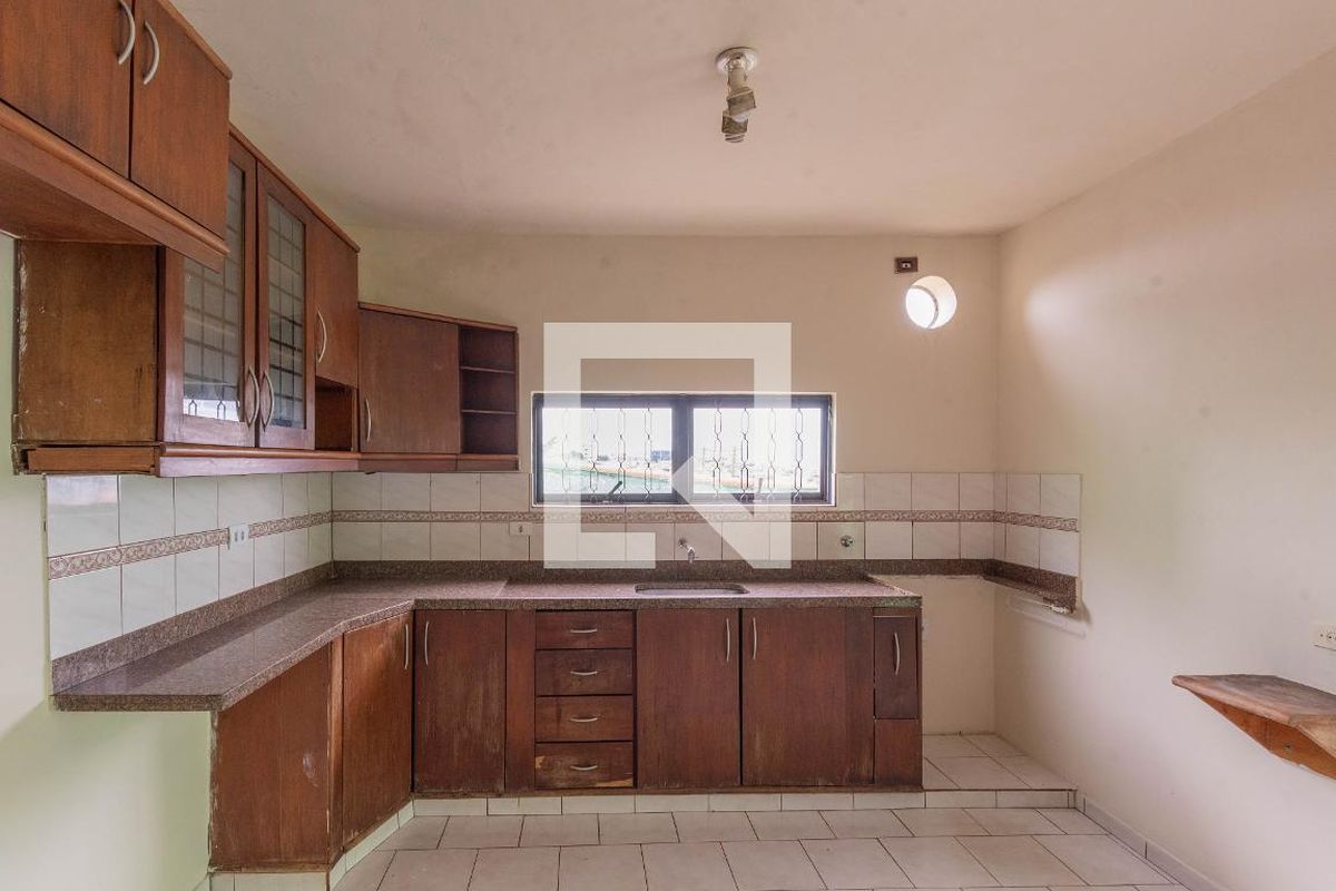 Casa à Venda - Jardim do Lago, 3 Quartos,  300 m2 em , Campinas - sp | SoloBR