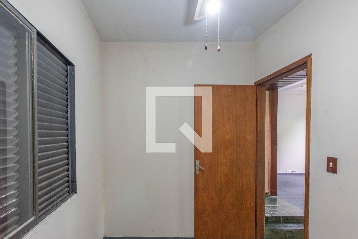 Casa à Venda - Jardim do Lago, 3 Quartos,  300 m2 em , Campinas - sp | SoloBR