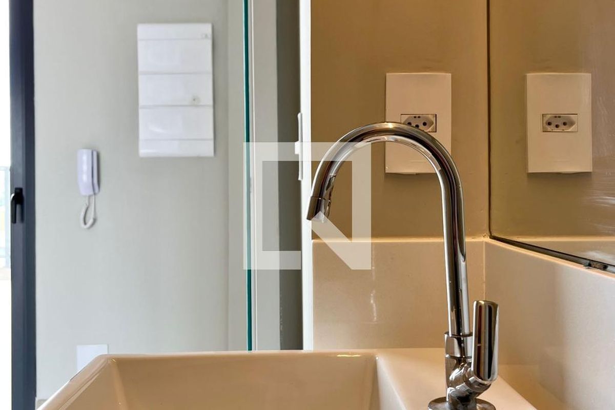 Apartamento à Venda - Cambuí, 2 Quartos,  130 m2 em , Campinas - sp | SoloBR