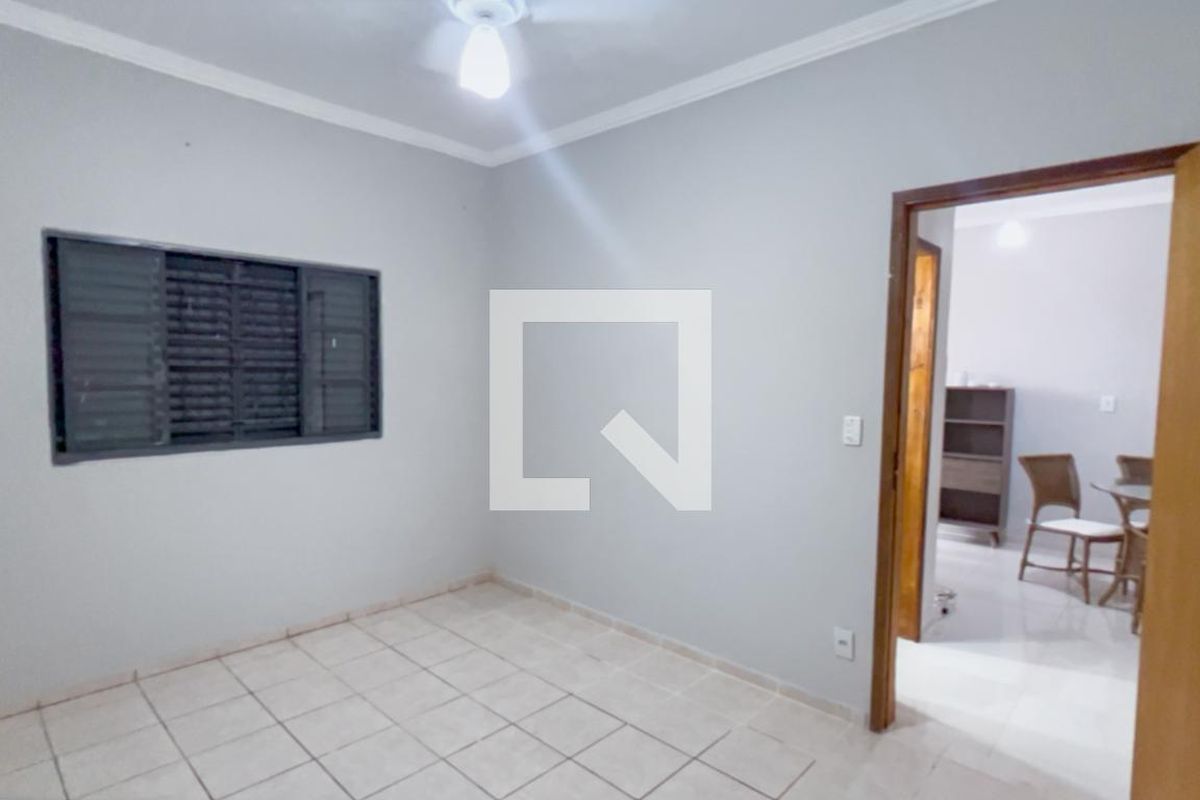 Casa à Venda - Jardim Chapadão, 1 Quarto,  38 m2 em , Campinas - sp | SoloBR
