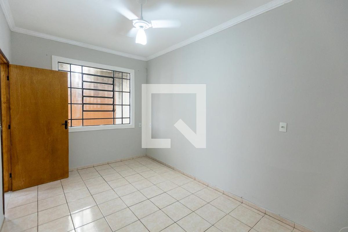 Casa à Venda - Jardim Chapadão, 1 Quarto,  38 m2 em , Campinas - sp | SoloBR