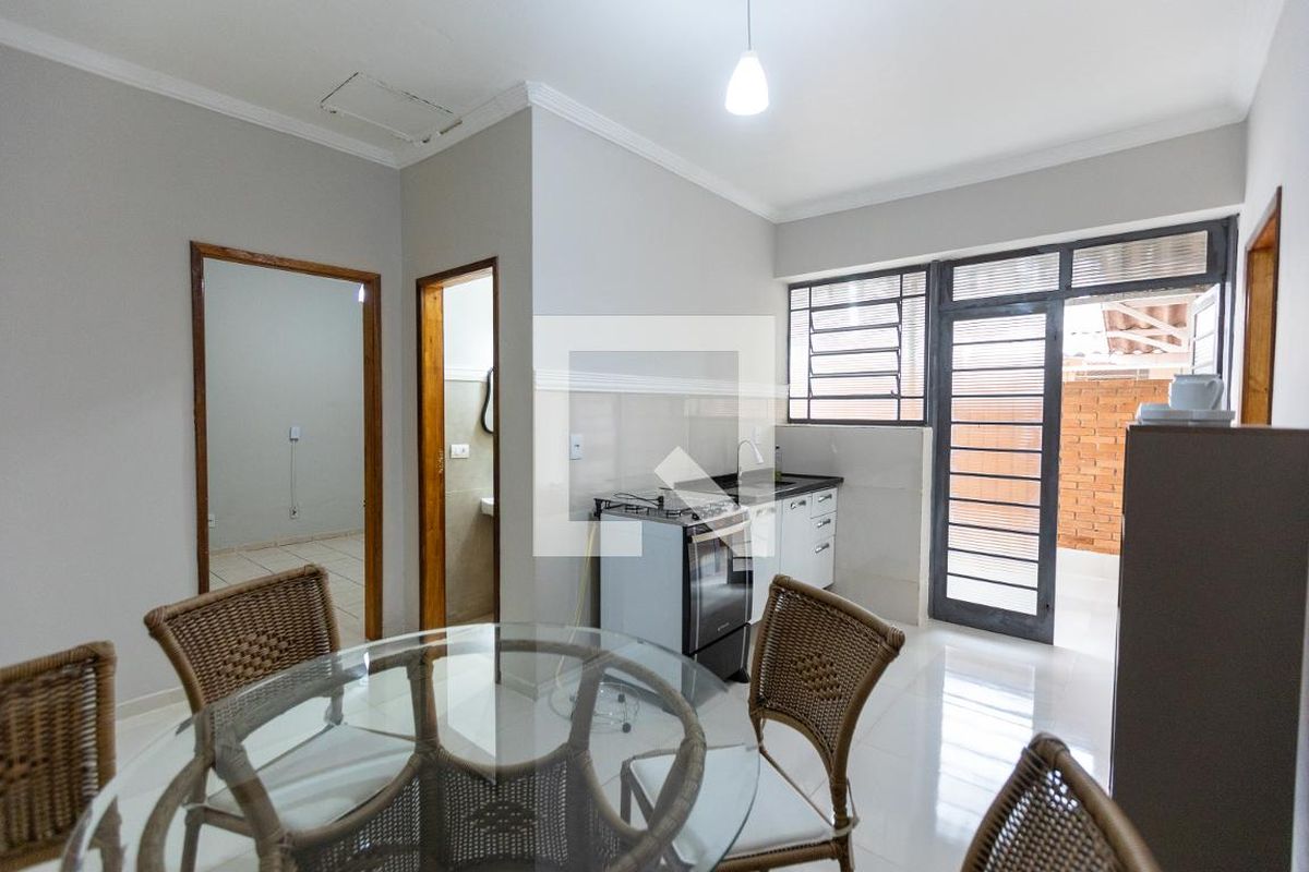 Casa à Venda - Jardim Chapadão, 1 Quarto,  38 m2 em , Campinas - sp | SoloBR