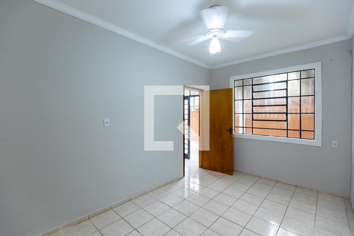Casa à Venda - Jardim Chapadão, 1 Quarto,  38 m2 em , Campinas - sp | SoloBR