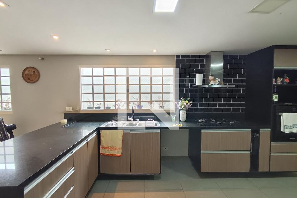Casa, 3 quartos, 230 m² - Foto 136
