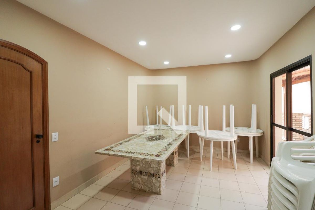 Apartamento, 3 quartos, 200 m² - Foto 146