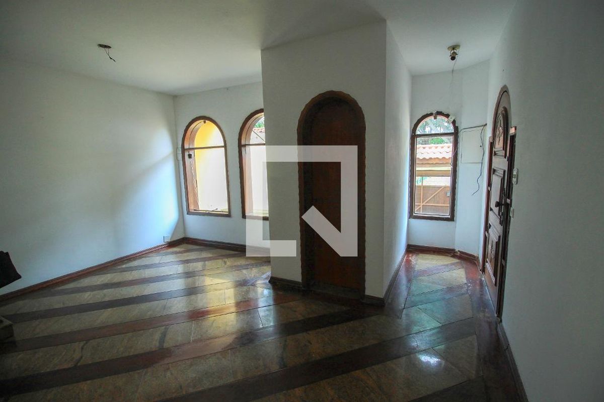 Casa, 3 quartos, 282 m² - Foto 2
