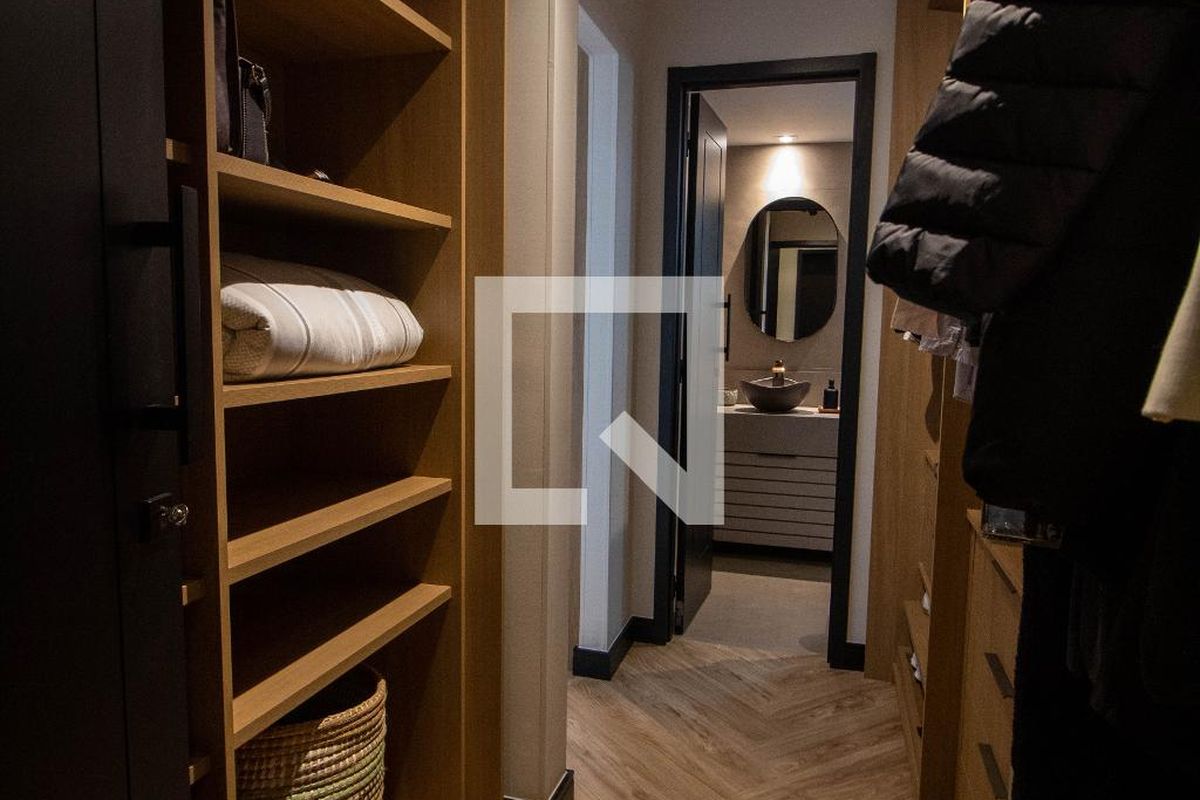 Apartamento à Venda - Vila Brandina, 4 Quartos,  208 m2 em , Campinas - sp | SoloBR