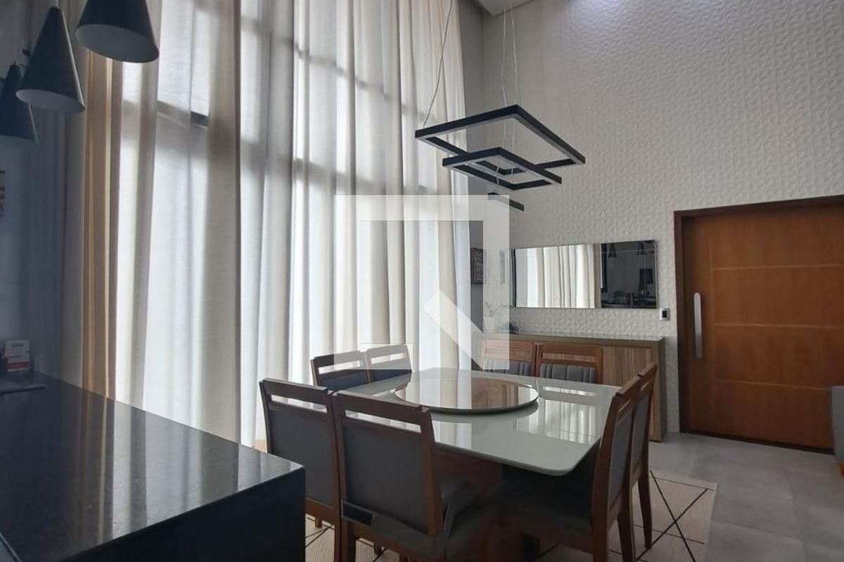 Casa à Venda - Swiss Park, 3 Quartos,  231 m2 em , Campinas - sp | SoloBR