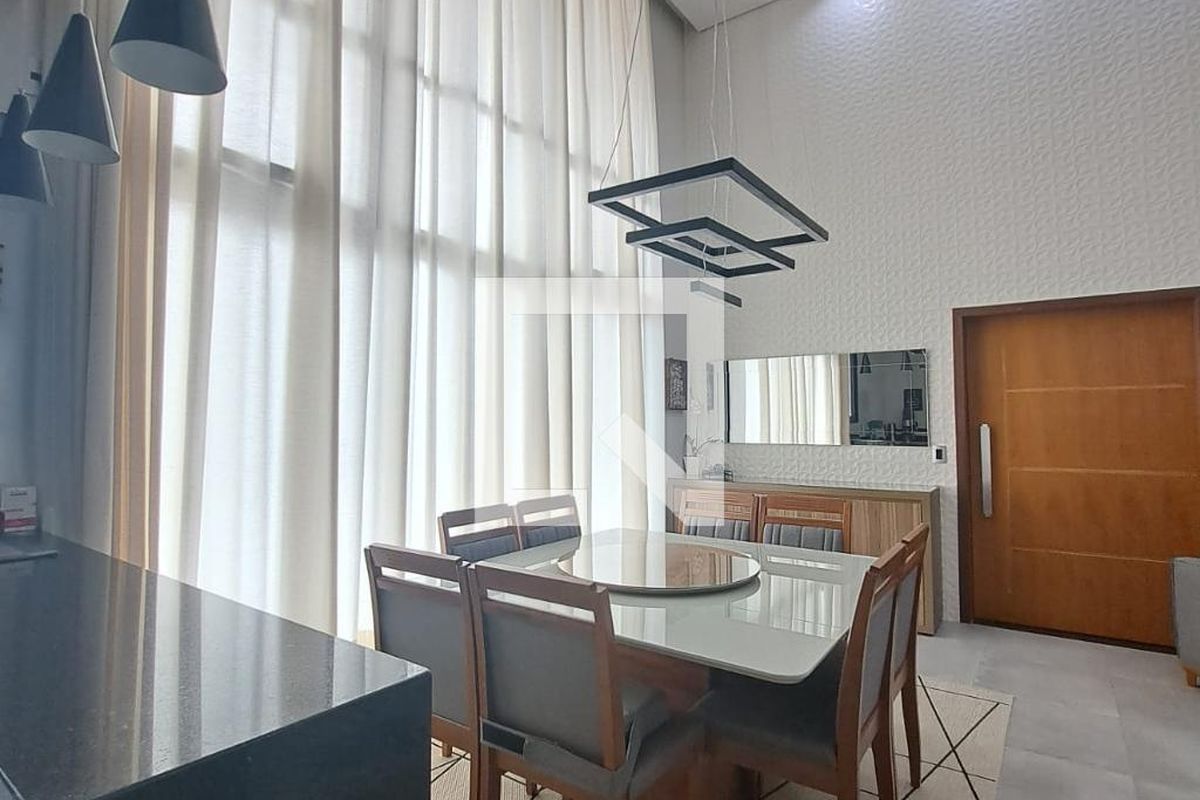 Casa à Venda - Swiss Park, 3 Quartos,  231 m2 em , Campinas - sp | SoloBR