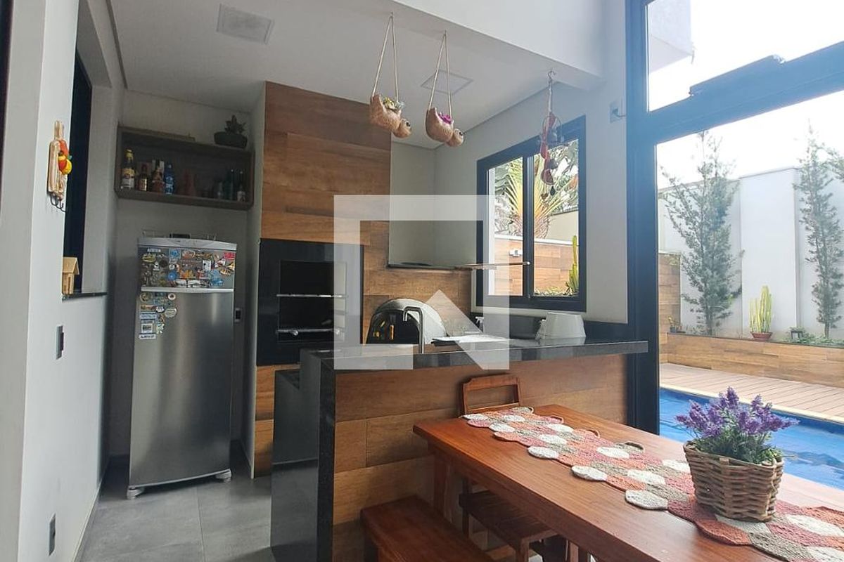 Casa à Venda - Swiss Park, 3 Quartos,  231 m2 em , Campinas - sp | SoloBR
