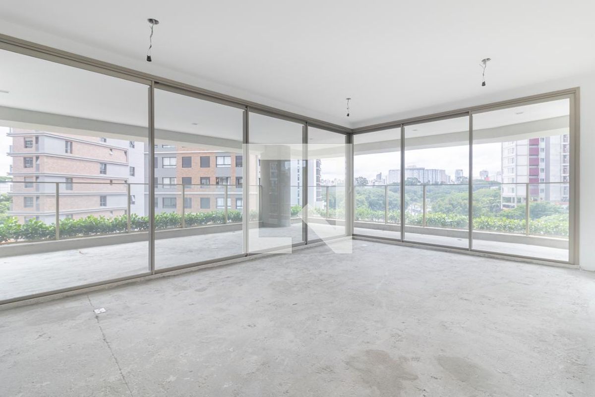 Apartamento, 3 quartos, 217 m² - Foto 1