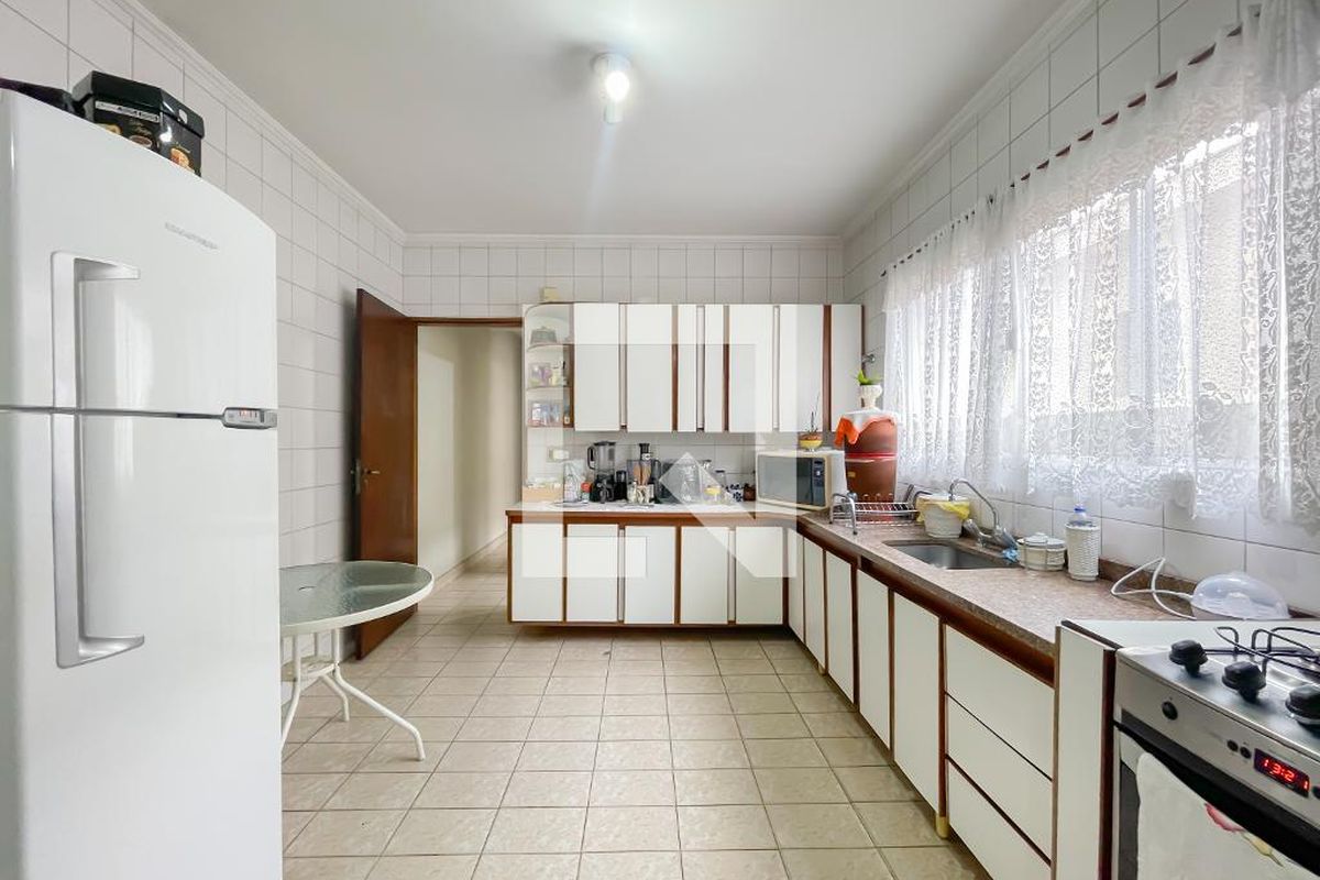 Casa, 4 quartos, 210 m² - Foto 55