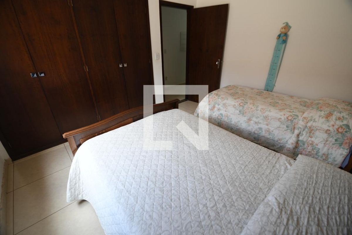 Casa à Venda - Barão Geraldo - Centro, 3 Quartos,  200 m2 em , Campinas - sp | SoloBR