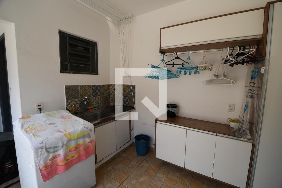 Casa à Venda - Barão Geraldo - Centro, 3 Quartos,  200 m2 em , Campinas - sp | SoloBR