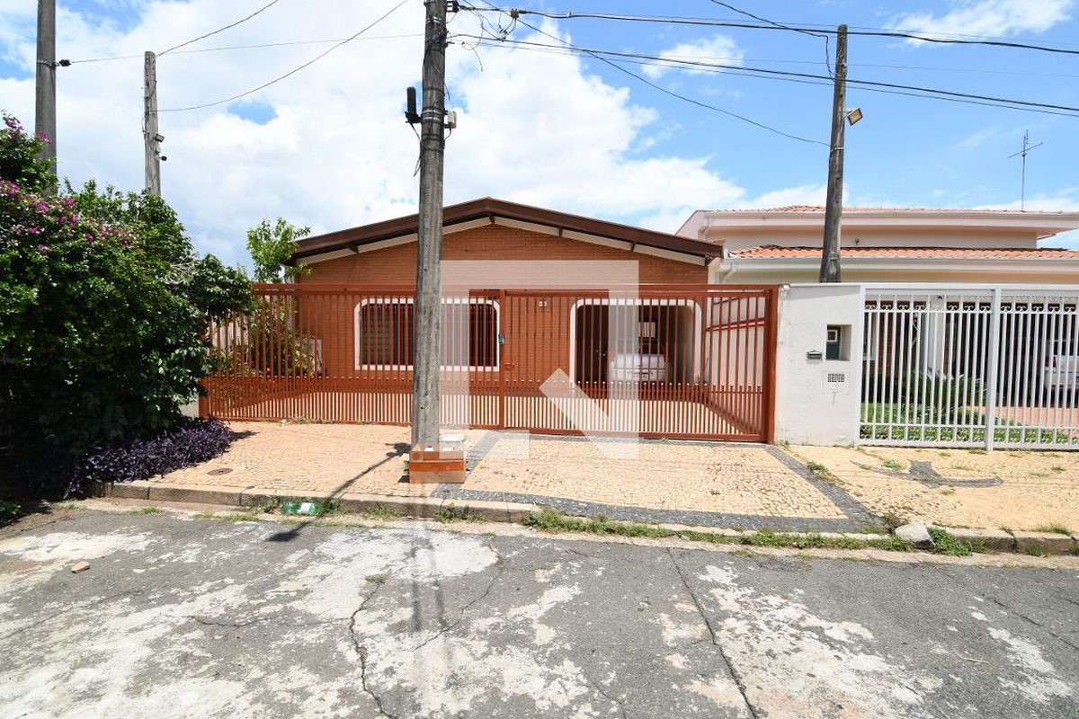 Casa à Venda - Barão Geraldo - Centro, 3 Quartos,  200 m2 em , Campinas - sp | SoloBR