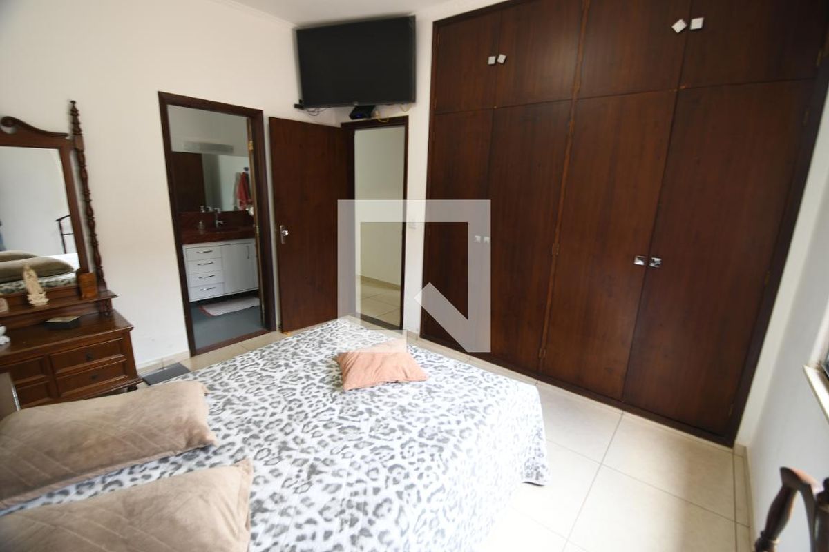 Casa à Venda - Barão Geraldo - Centro, 3 Quartos,  200 m2 em , Campinas - sp | SoloBR