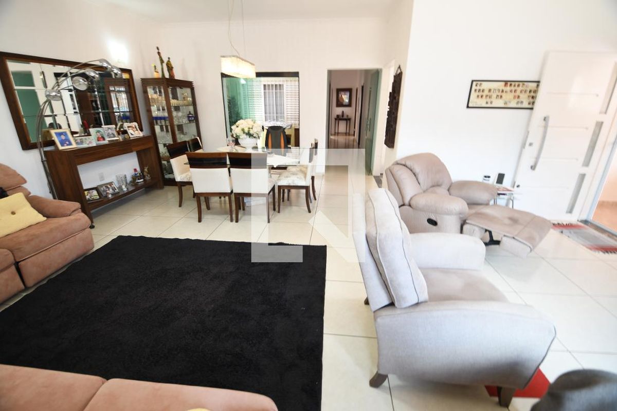Casa à Venda - Barão Geraldo - Centro, 3 Quartos,  200 m2 em , Campinas - sp | SoloBR